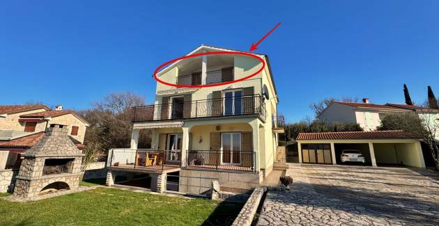 Apartments Pavle 3 - Attic, Sea View