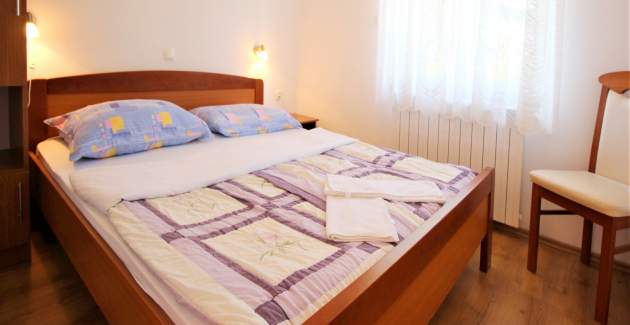 Apartment Lucijana Nr. 1 – mit Balkon, 150 m vom Strand entfernt