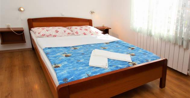 Apartment Lucijana Nr. 2 – mit Balkon, 150 m vom Strand entfernt