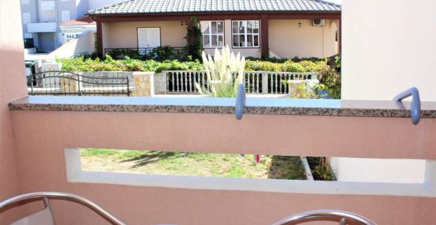 Apartment Lucijana Nr. 2 – mit Balkon, 150 m vom Strand entfernt