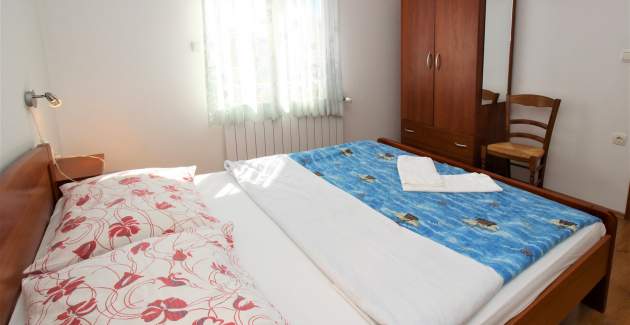 Apartment Lucijana Nr. 2 – mit Balkon, 150 m vom Strand entfernt