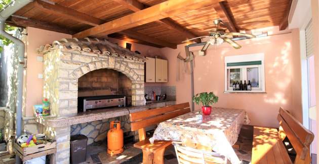 Apartment Lucijana Nr. 2 – mit Balkon, 150 m vom Strand entfernt