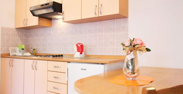 Apartment Lucijana Nr. 3 – mit Balkon, 150 m vom Strand entfernt