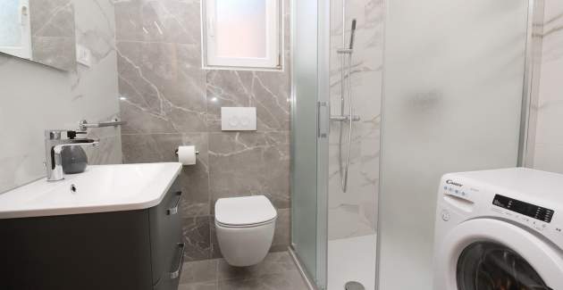 Apartment Lucijana Nr. 3 – mit Balkon, 150 m vom Strand entfernt