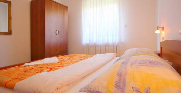 Apartment Lucijana Nr. 3 – mit Balkon, 150 m vom Strand entfernt