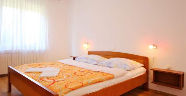 Apartment Lucijana Nr. 3 – mit Balkon, 150 m vom Strand entfernt