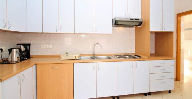 Apartment Lucijana Nr. 4 – mit Balkon, 150 m vom Strand entfernt