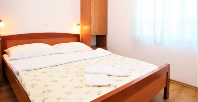 Apartment Lucijana Nr. 4 – mit Balkon, 150 m vom Strand entfernt