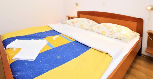 Apartment Lucijana Nr. 5 – mit Balkon, 150 m vom Strand entfernt