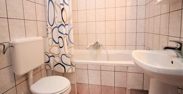 Apartment Lucijana Nr. 5 – mit Balkon, 150 m vom Strand entfernt