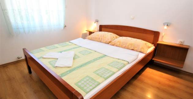 Apartment Lucijana Nr. 6 – mit Balkon, 150 m vom Strand entfernt