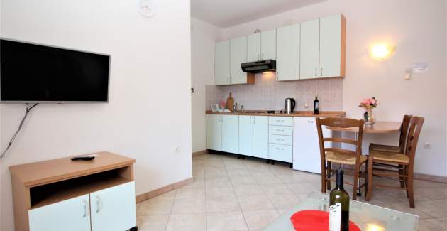 Apartment Lucijana Nr. 6 – mit Balkon, 150 m vom Strand entfernt