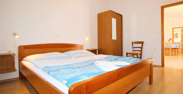 Apartment Lucijana Nr. 7 – mit Balkon, 150 m vom Strand entfernt