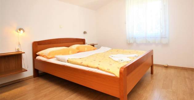 Apartment Lucijana Nr. 7 – mit Balkon, 150 m vom Strand entfernt