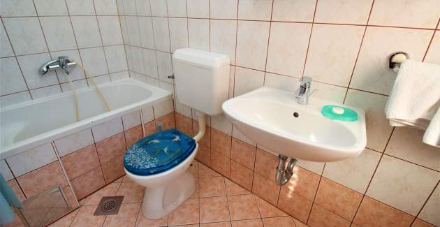 Apartment Lucijana Nr. 7 – mit Balkon, 150 m vom Strand entfernt