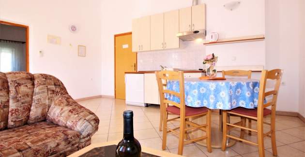 Apartment Lucijana Nr. 7 – mit Balkon, 150 m vom Strand entfernt