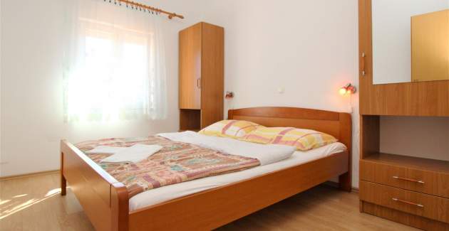 Apartment Lucijana Nr. 8 – mit Balkon, 150 m vom Strand entfernt