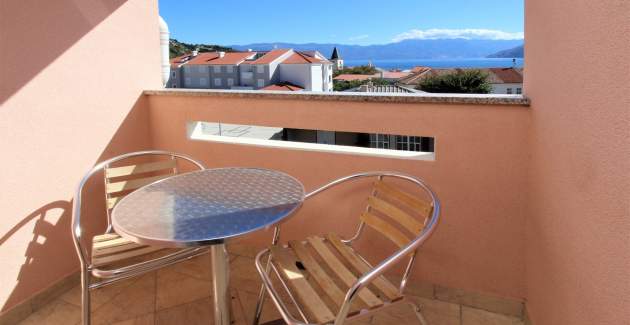 Apartment Lucijana Nr. 8 – mit Balkon, 150 m vom Strand entfernt