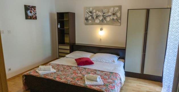 Appartamento Petrica n. 1 - senza balcone, situato nel tranquillo villaggio di Jurandvor vicino a Ba