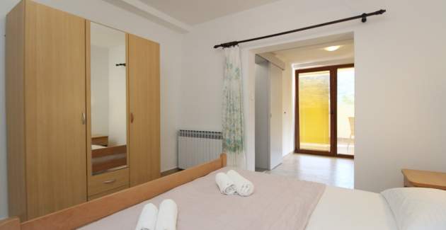 Apartment Petrica No.2 - with Balcony, located in the peaceful village of Jurandvor near Baska