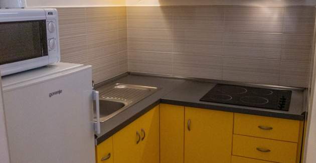 Apartman Petrica br. 3 - s balkonom, smješten u mirnom selu Jurandvor u blizini Baške