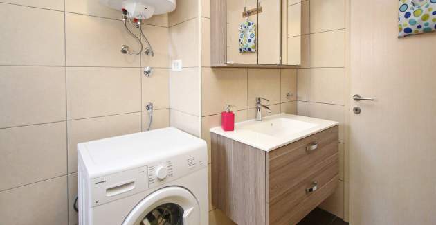 Apartment Osmanovic A4 – mit Balkon und Parkplatz