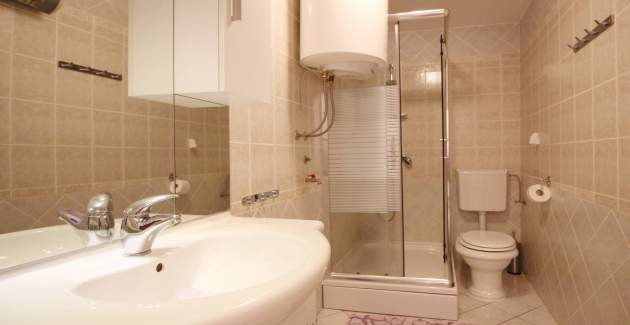 Apartment Pintar Beach - with Sea View, near the Beach