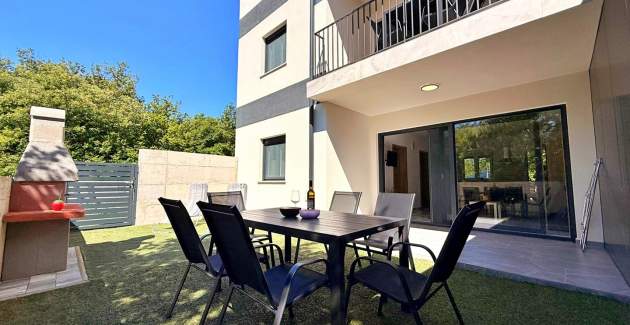 Apartman Lavanda Verde 2 — s bazenom