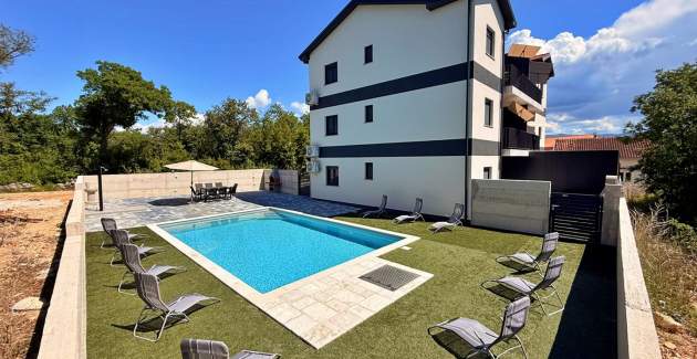Apartman Lavanda Verde 2 — s bazenom