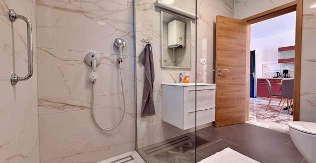 Apartman Lavanda Verde 2 — s bazenom