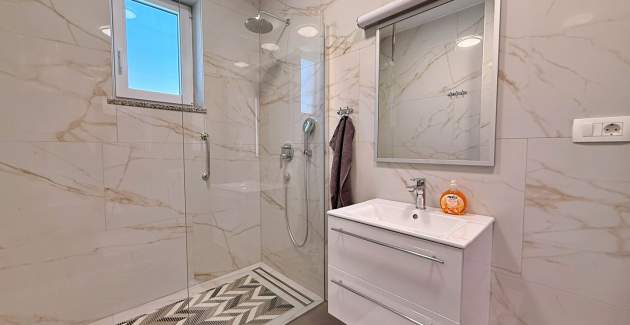Apartman Lavanda Verde 2 — s bazenom