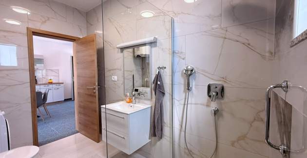 Apartman Lavanda Verde 3 — s bazenom
