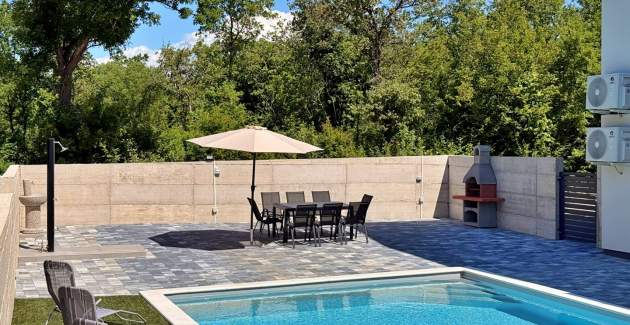 Apartman Lavanda Verde 5 — s bazenom