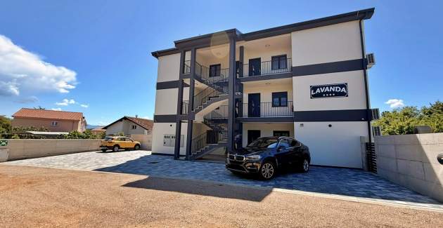 Apartman Lavanda Verde 5 — s bazenom
