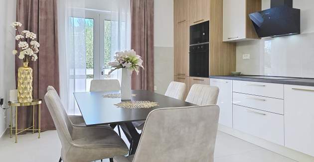 Apartment Gabrijela for 4 persons - with Terrace, 450 m from the Beach
