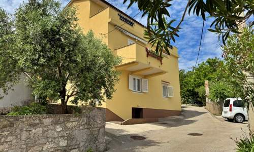 Apartman Car – 90 m od mora