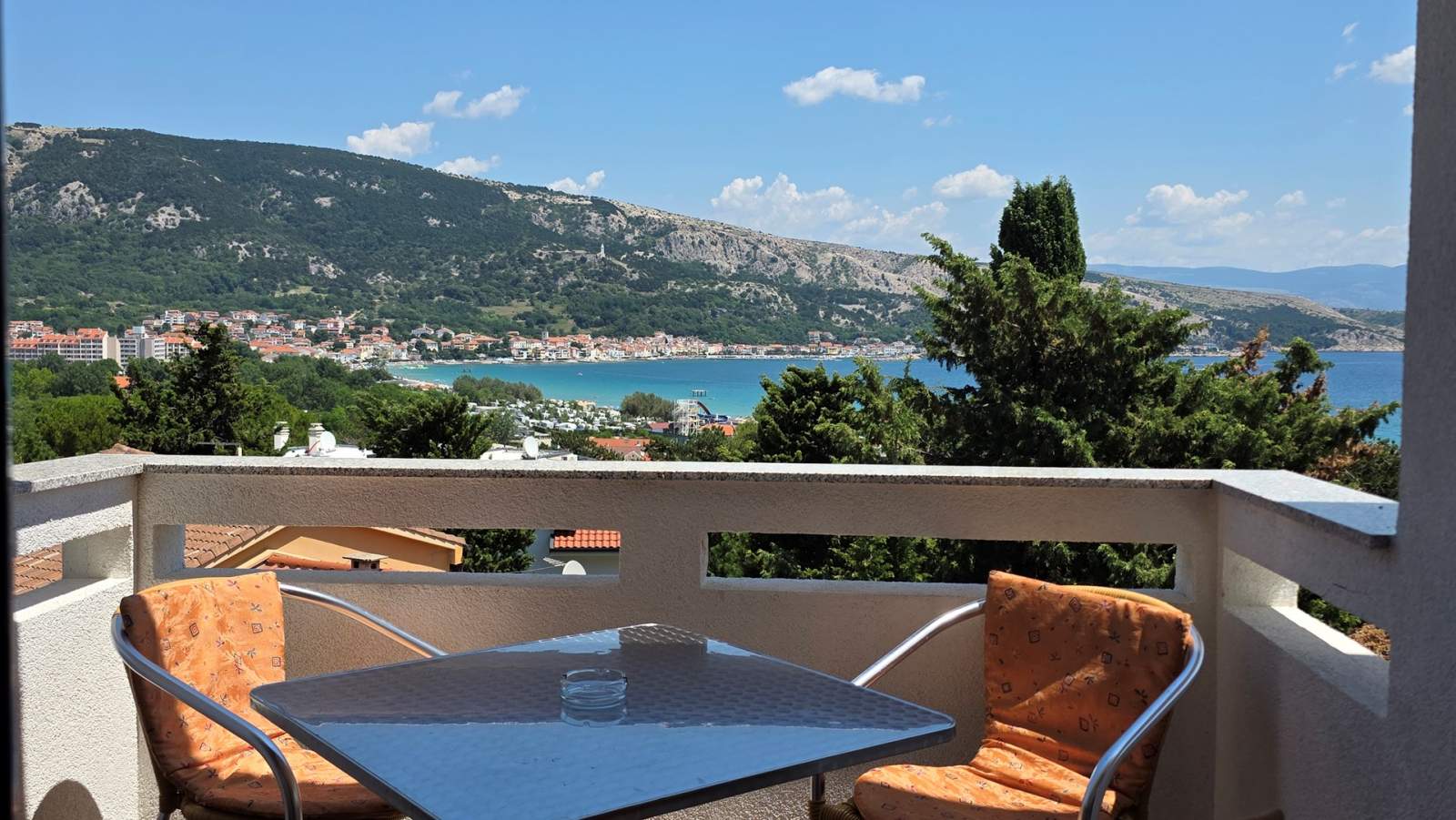 Apartment Brnic Nar. more - with Sea View, 350m from the Beach