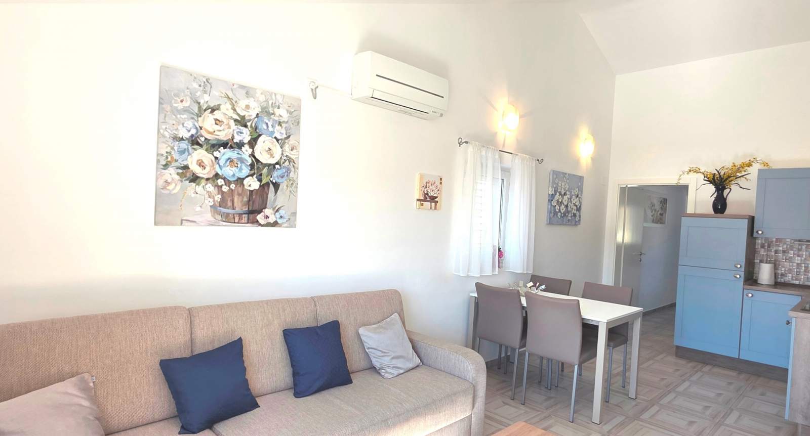 Apartment Cugalj - with Balcony, 2nd floor, 300m from the Beach