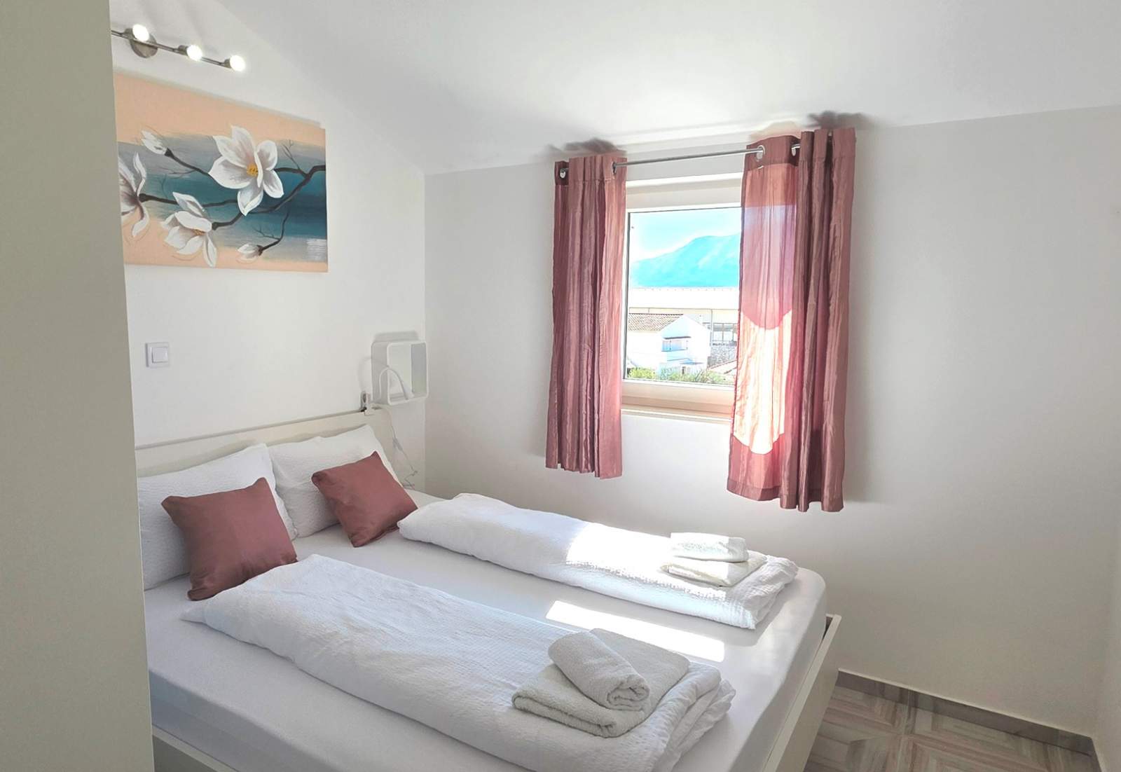 Apartment Cugalj - with Balcony, 2nd floor, 300m from the Beach