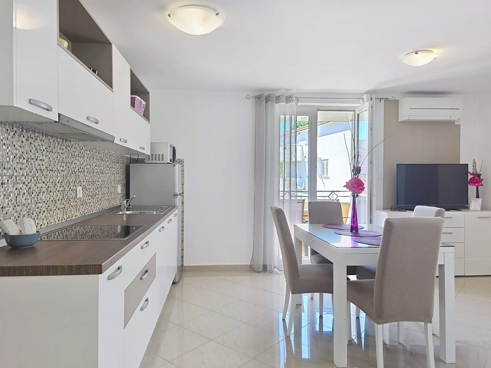 Appartamento Gorica 2 n.5 – con balcone e piscina