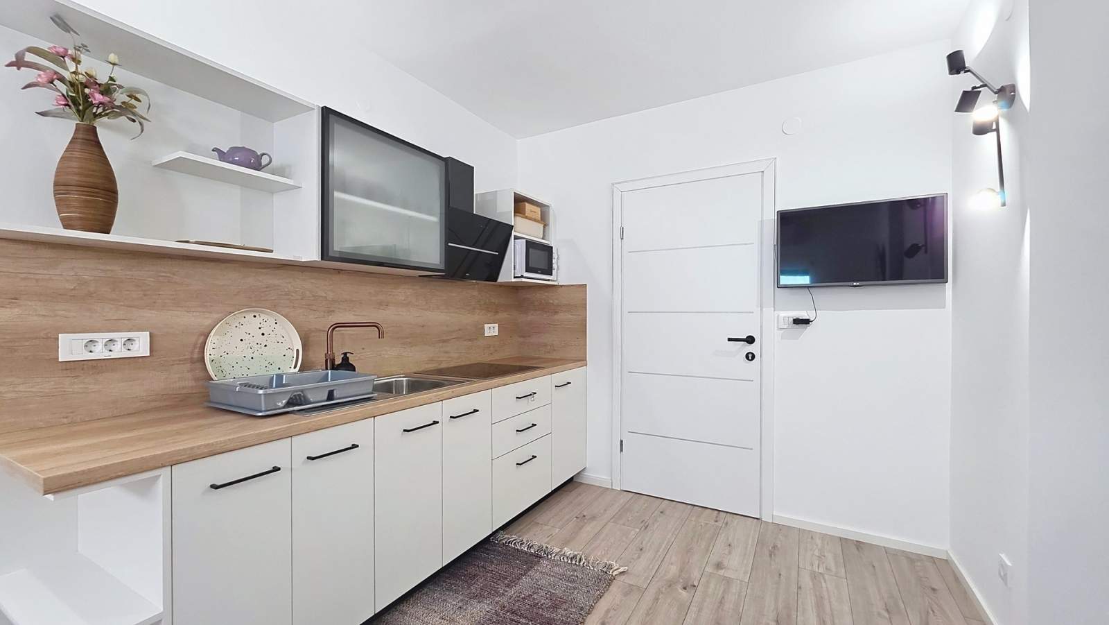 Apartment Karamarko - with large Balcony