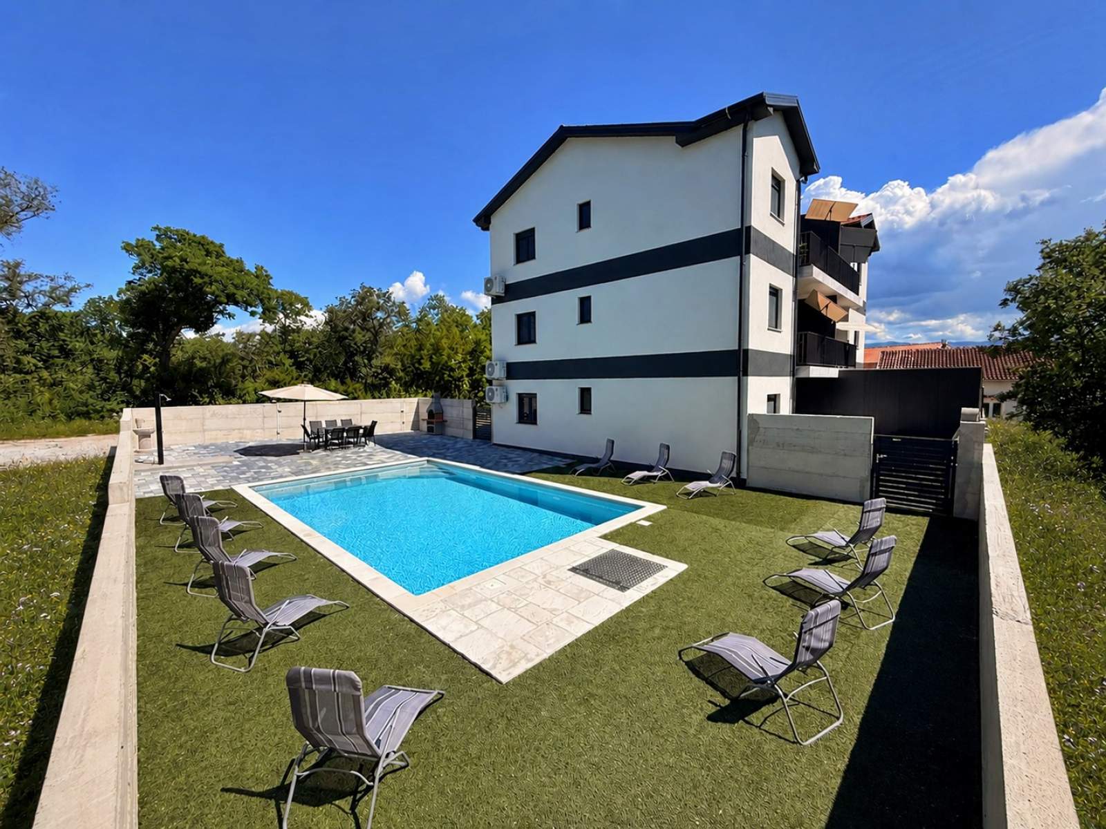 Apartman Lavanda Verde 6 — s bazenom