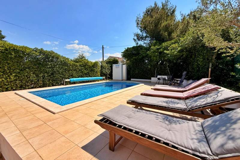 Apartmani Željko s bazenom